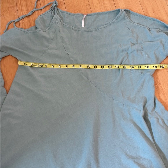 Free People Blue Clear Skies Cold Shoulder Tunic Dress size women’s Medium - Picture 8 of 9